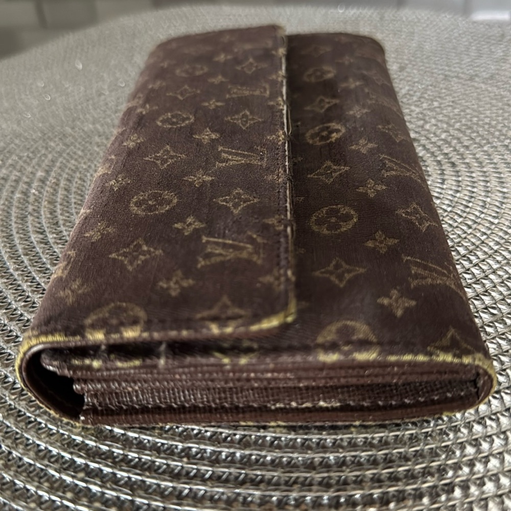 Authentic Louis Vuitton Monogram Mini Lin Brown Denim Sarah Wallet - Picture 12 of 16